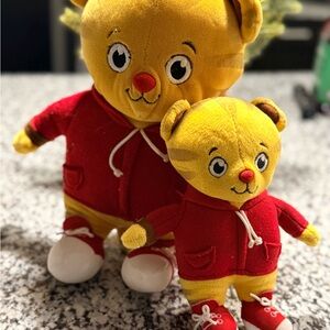 Daniel Tiger Talking Plush lot 14 inch & 5inch - Red and Yellow